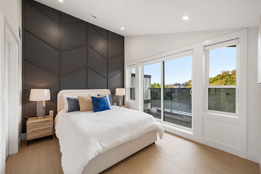 4 3065 Charles Street