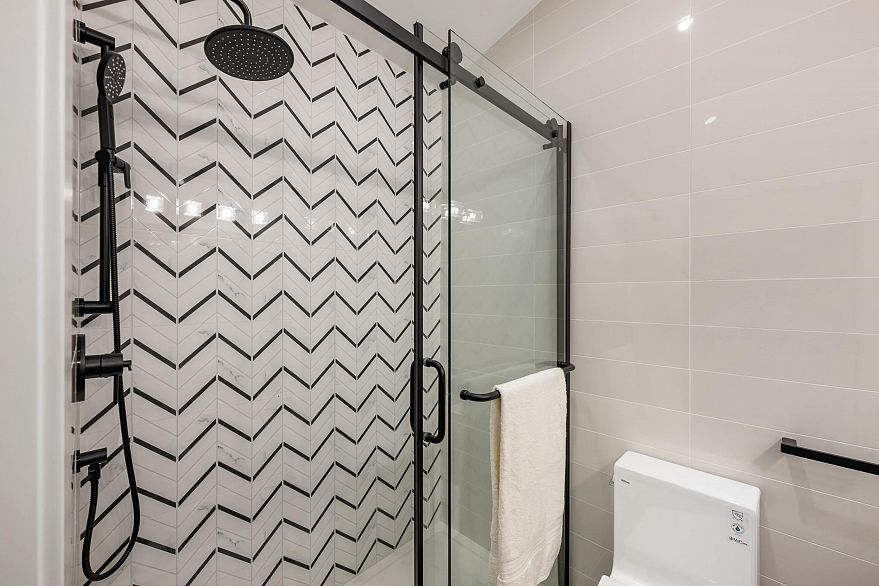 4 3065 Charles Street