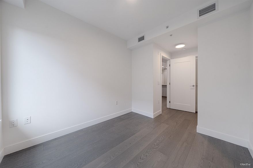 305 488 W 58th Avenue