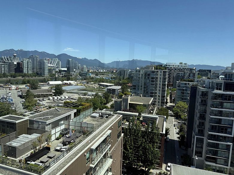 1404 445 W 2nd Avenue