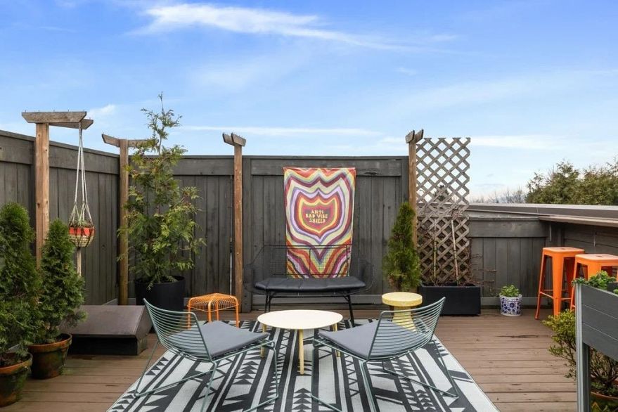 305 2001 Balsam Street