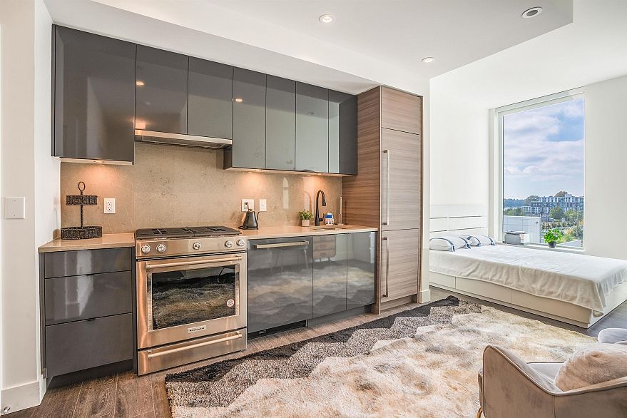 504/505 3438 Sawmill Crescent