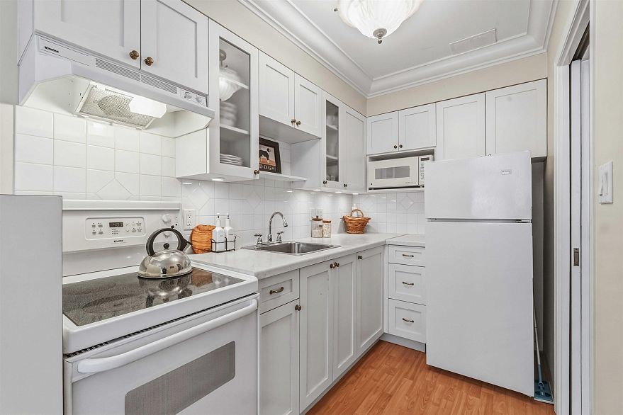 107 1879 Barclay Street