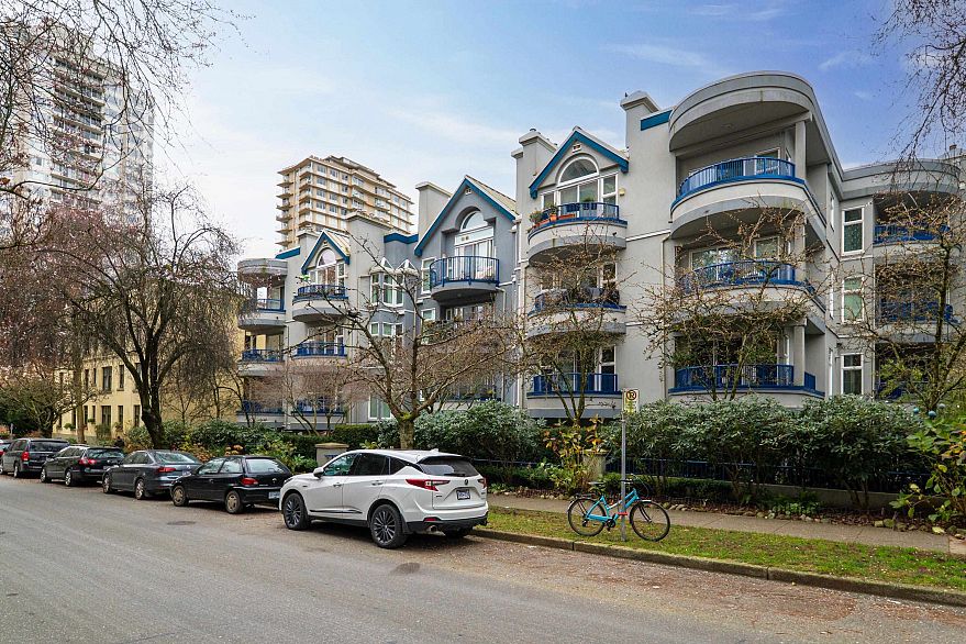 212 1924 Comox Street