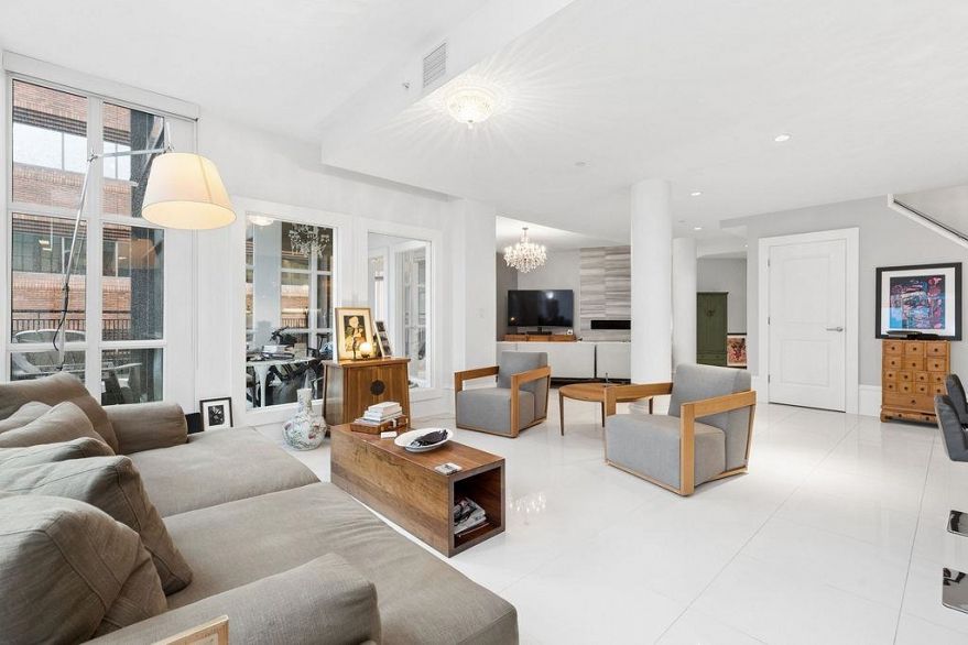 PH2 1102 Hornby Street