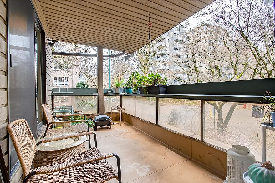 318 1500 Pendrell Street