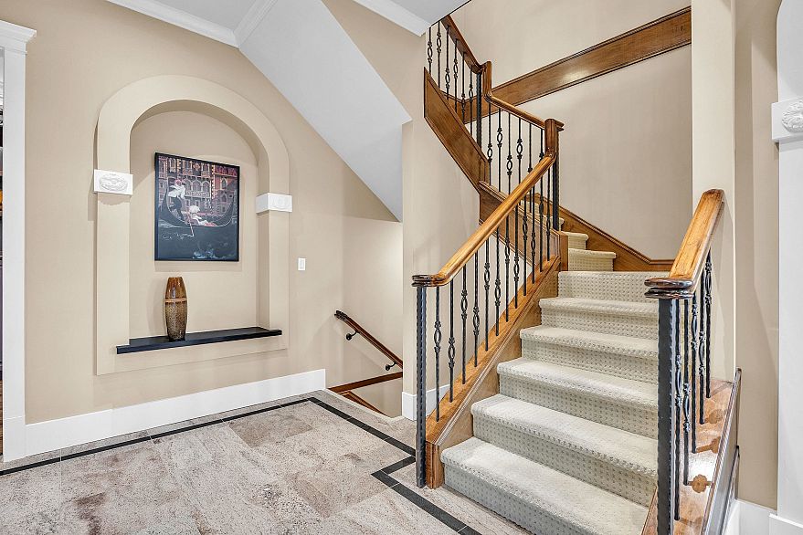 3593 Mackenzie Street