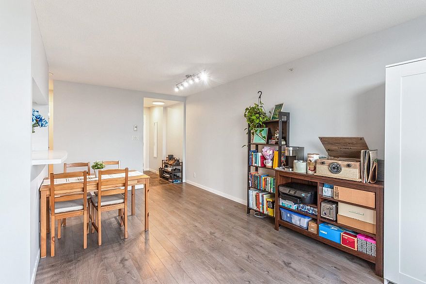 1101 3663 Crowley Drive