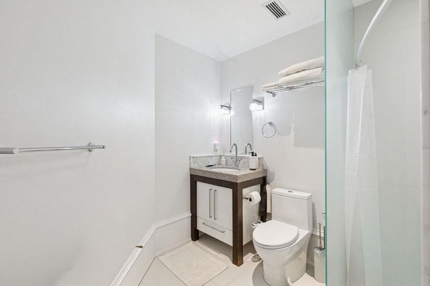 402 1102 Hornby Street