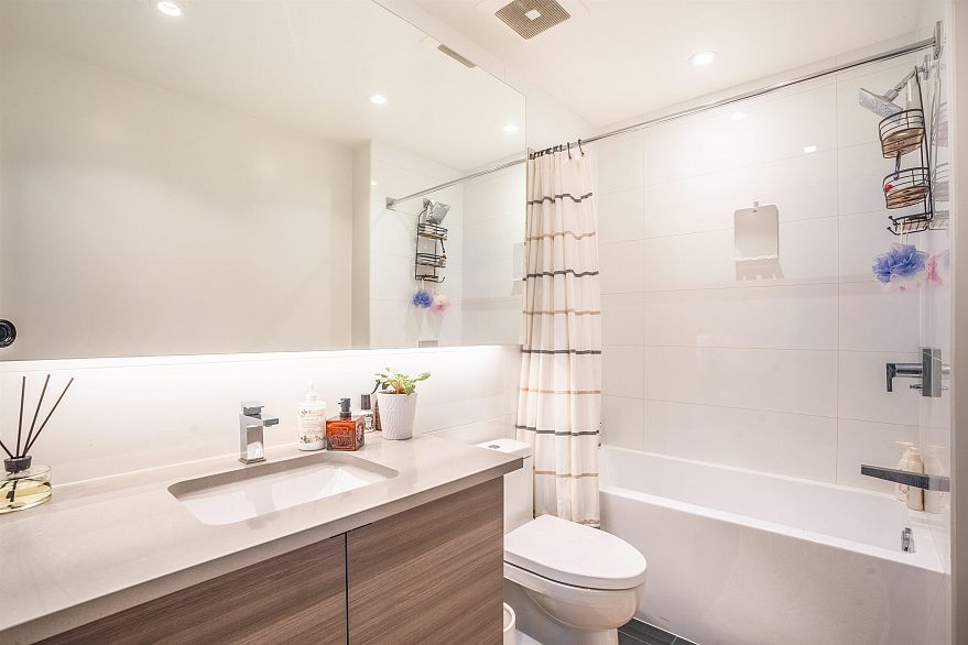 504/505 3438 Sawmill Crescent