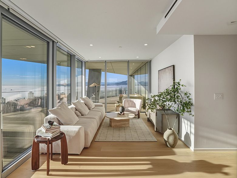 3902 1568 Alberni Street