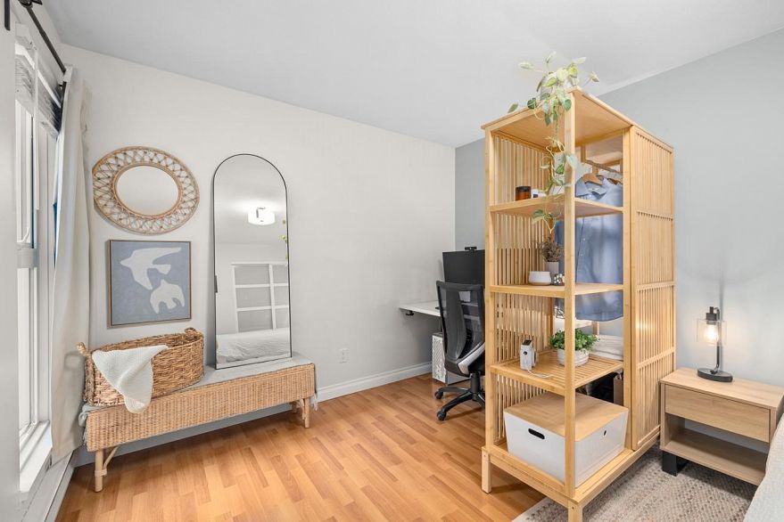 205 2212 Oxford Street