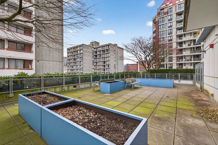 606 1009 Harwood Street