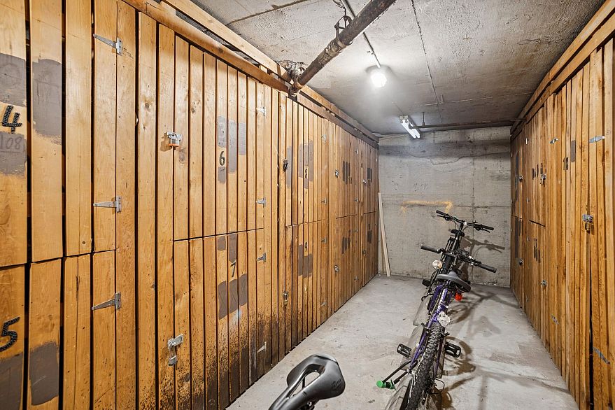 303 1717 W 13th Avenue