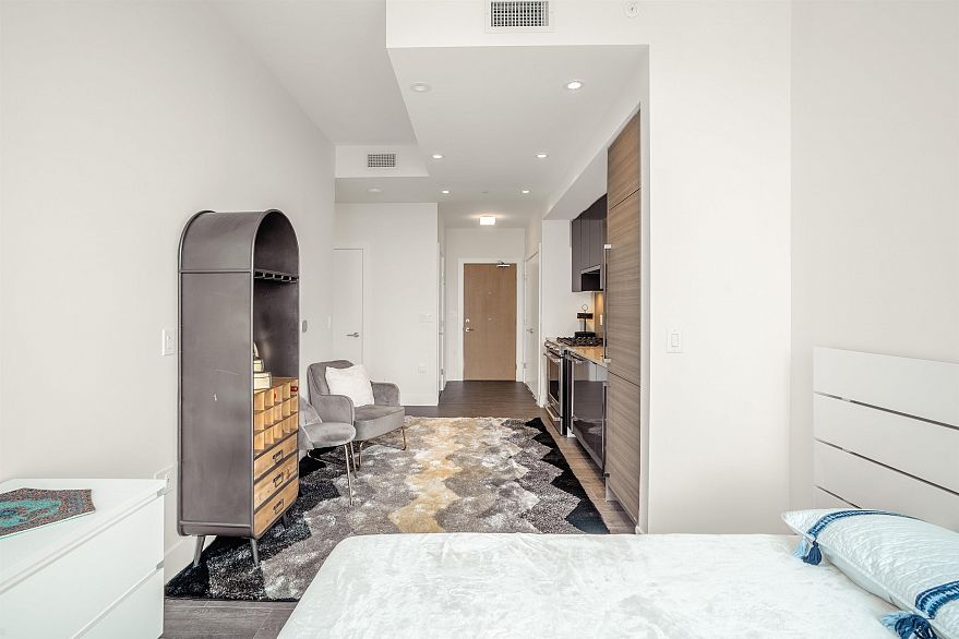 504/505 3438 Sawmill Crescent