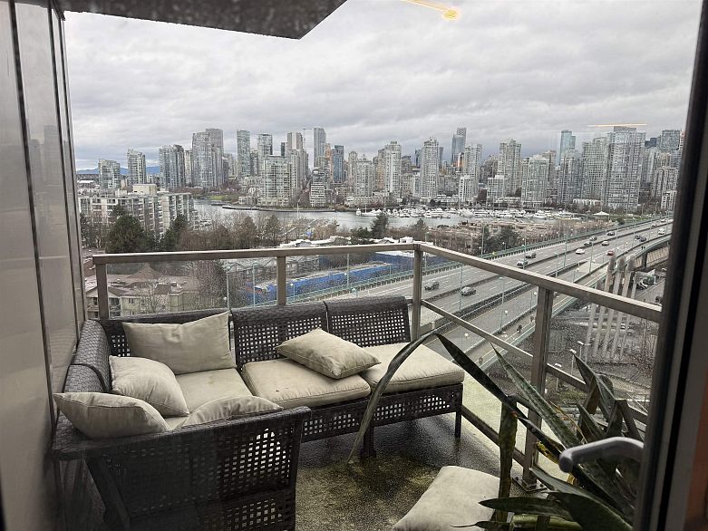 1404 445 W 2nd Avenue