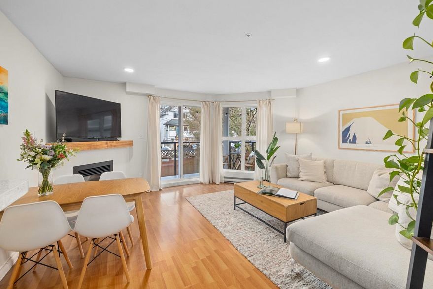 205 2212 Oxford Street