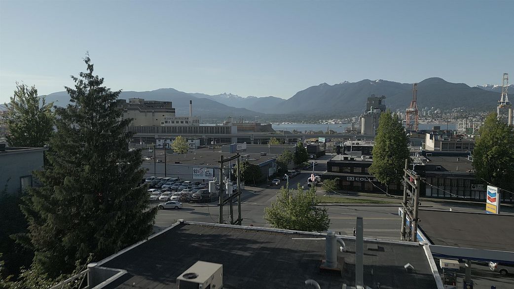 305 1220 E Pender Street