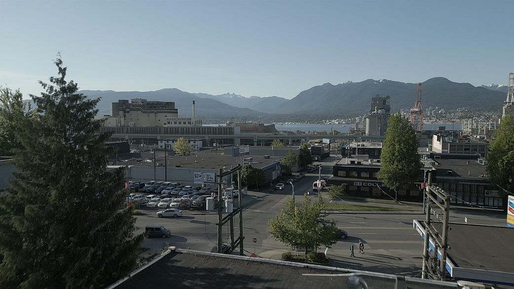 305 1220 E Pender Street