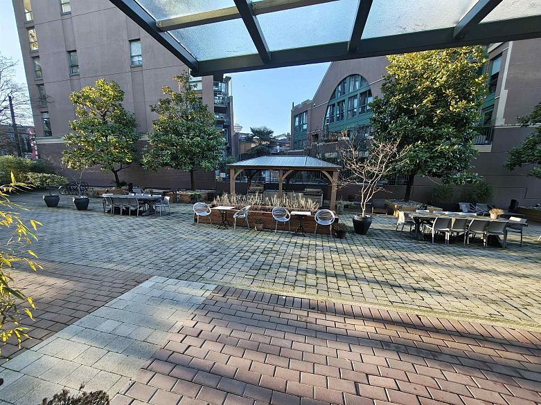 303 55 E Cordova Street