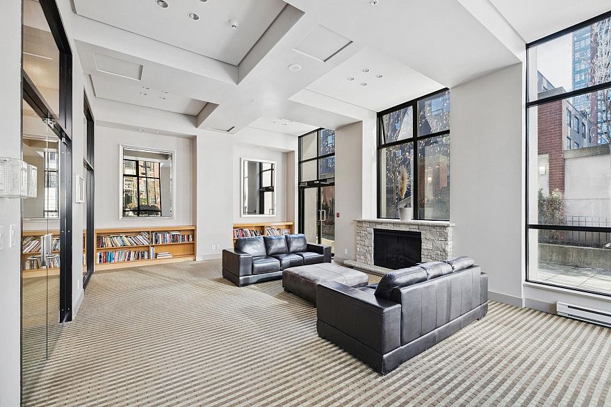 502 977 Mainland Street