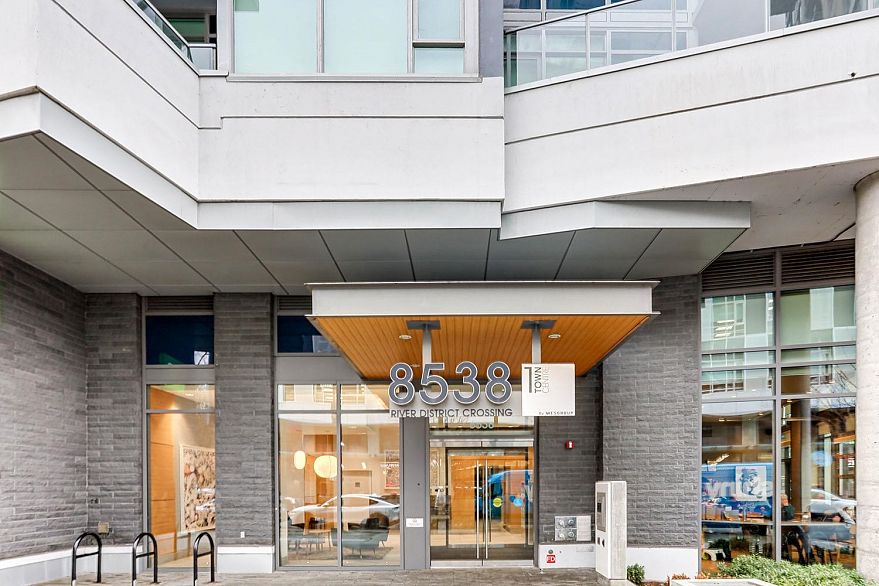 1702 8538 River District Crossing