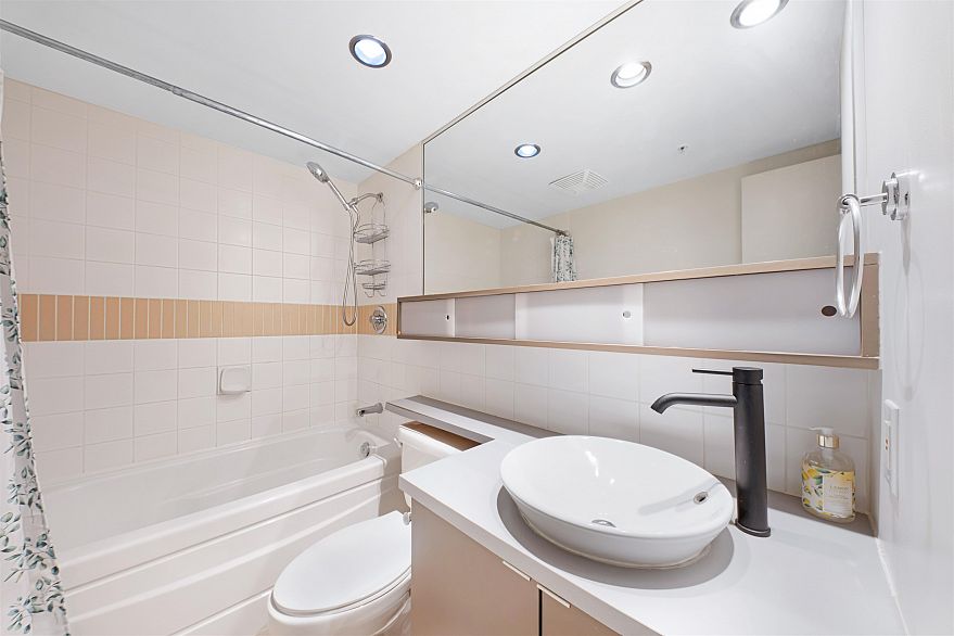 307 928 Beatty Street