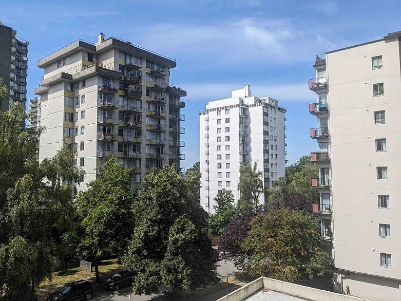 402 1251 Cardero Street