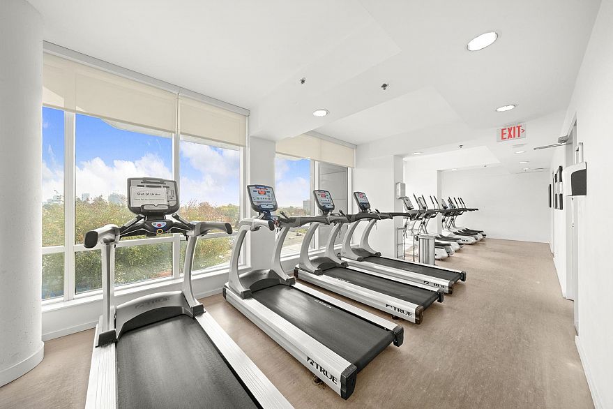 1808 8555 Granville Street