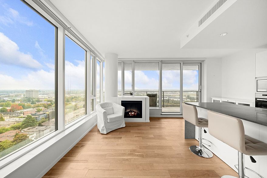 1808 8555 Granville Street