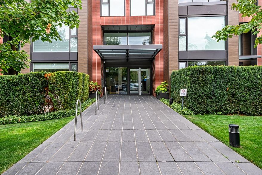 602 1561 W 57th Avenue