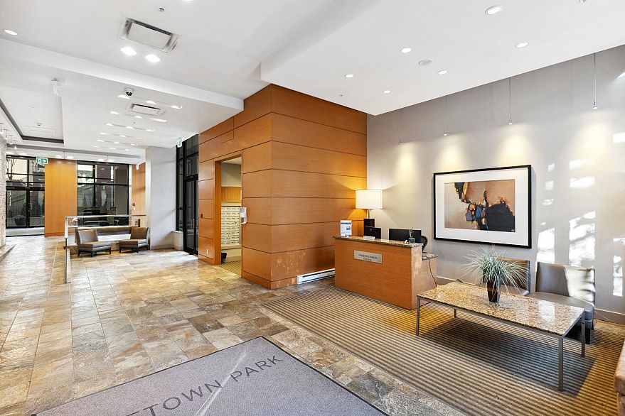 502 977 Mainland Street