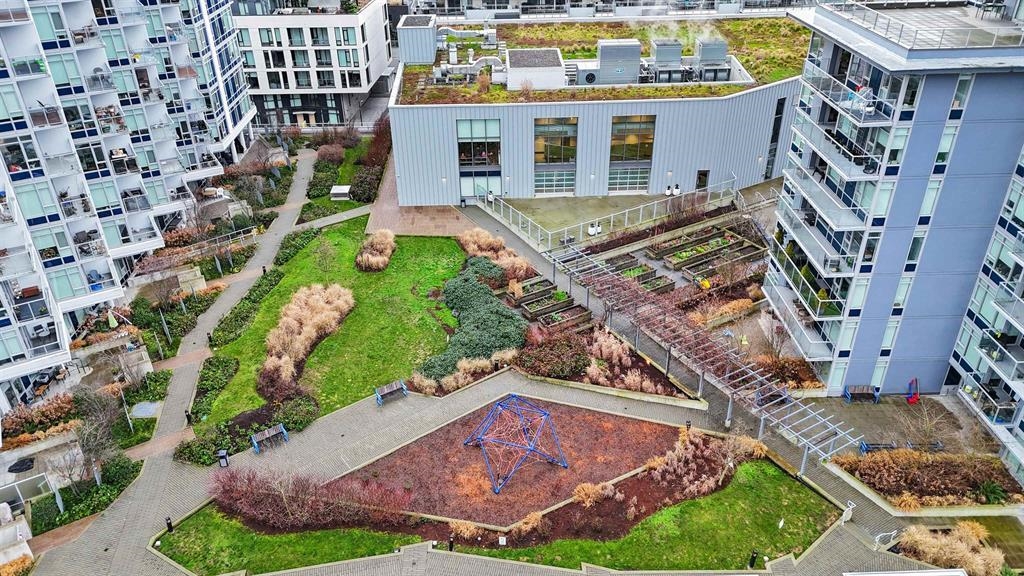 1702 8538 River District Crossing