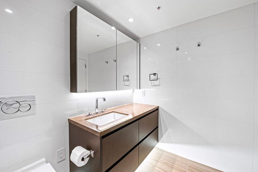 602 1561 W 57th Avenue