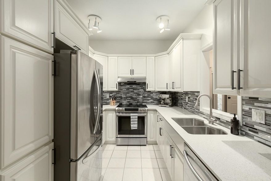 PH2 2577 Willow Street