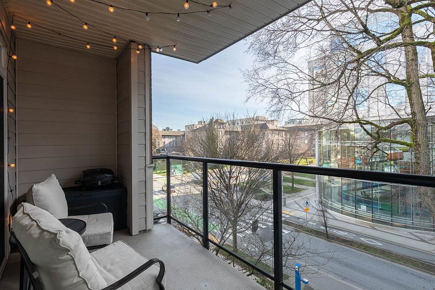 PH2 2577 Willow Street