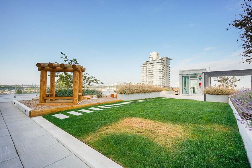 208 2435 Kingsway Street