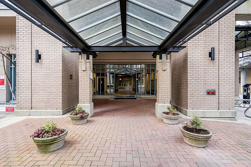 2103 950 Cambie Street