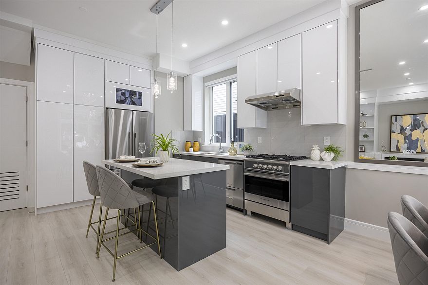 1 5808 Lanark Street