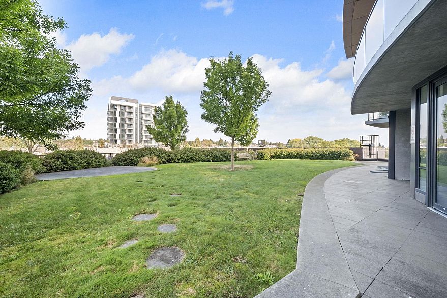 1808 8555 Granville Street