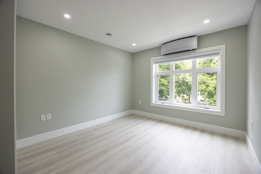 1 5808 Lanark Street