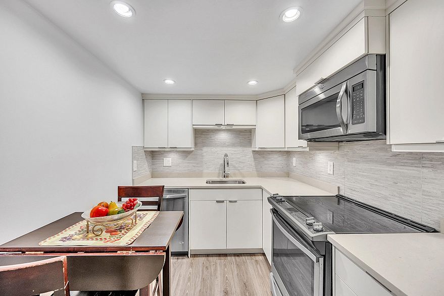 107 215 N Templeton Drive