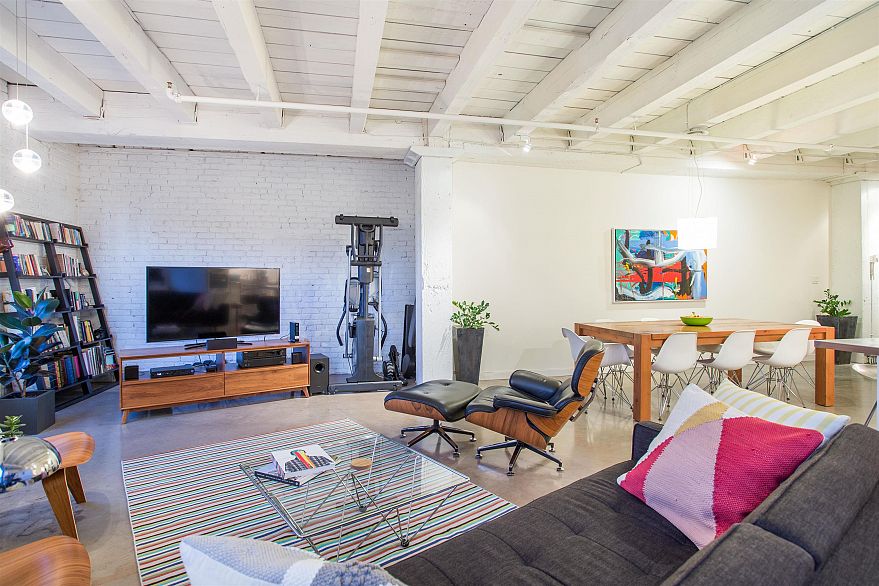 303 55 E Cordova Street