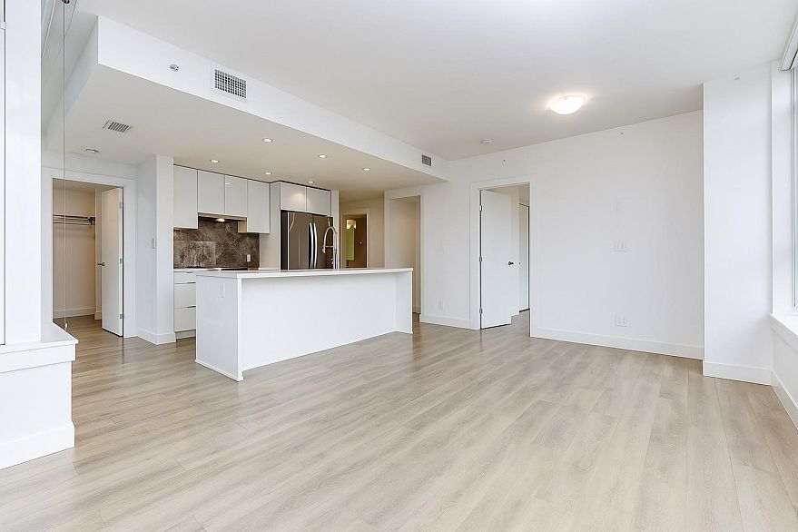 1702 8538 River District Crossing