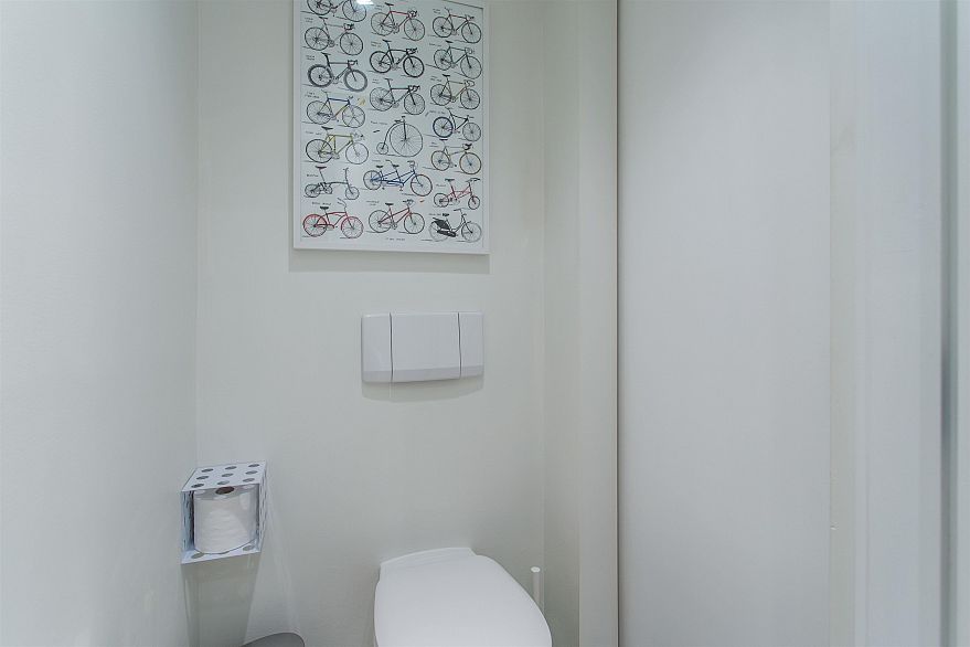 303 55 E Cordova Street