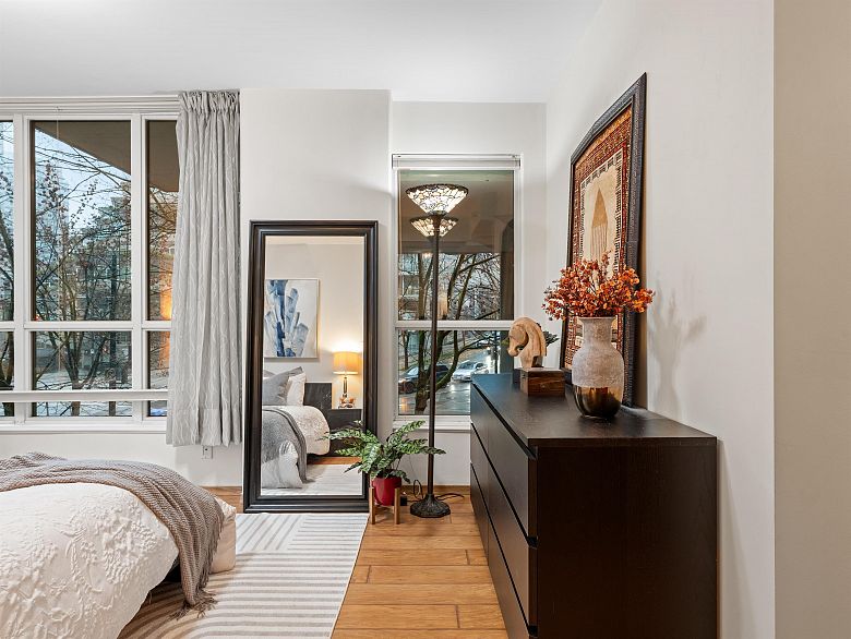 306 1328 W Pender Street