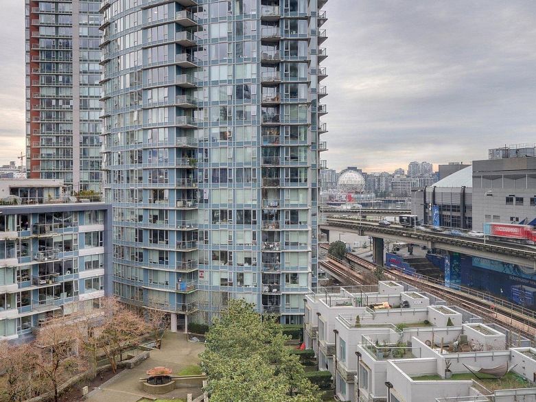 1006 188 Keefer Place