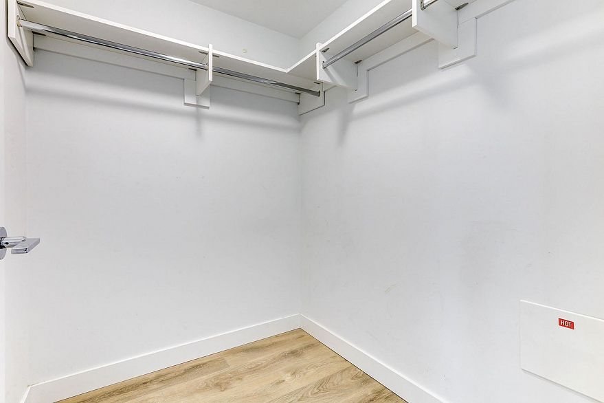 1702 8538 River District Crossing