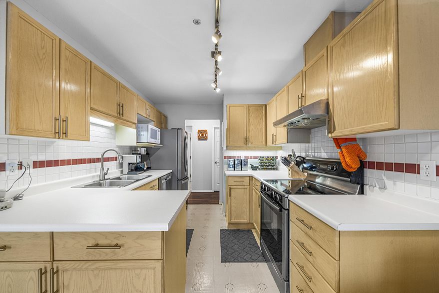 306 3400 SE Marine Drive