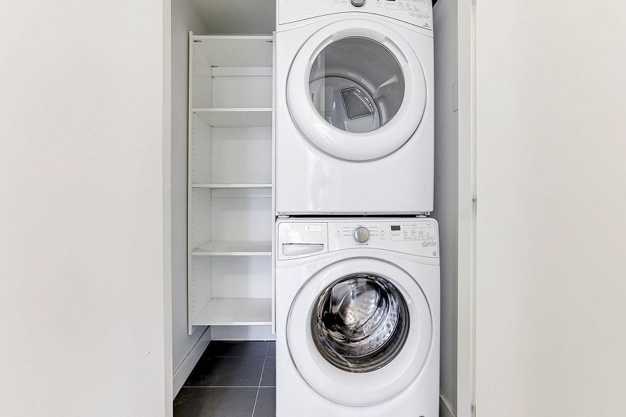 1702 8538 River District Crossing